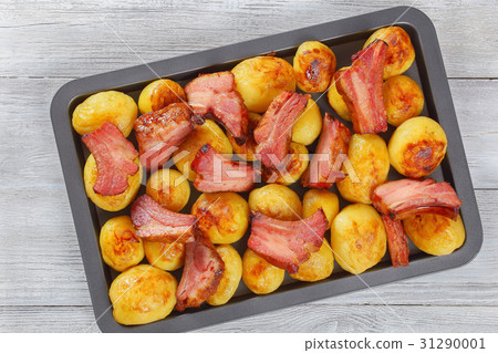 new potato with roasted Pork Ribs 31290001