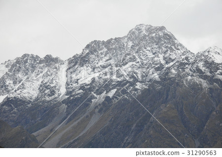 Close-up zoom to Mount Cook, NZ Close-up zoom to Mount Cook, NZ 31290563