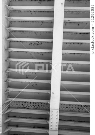 Lines of iron 31292083