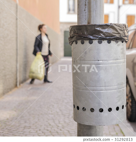 Trash gray metal waste 31292813