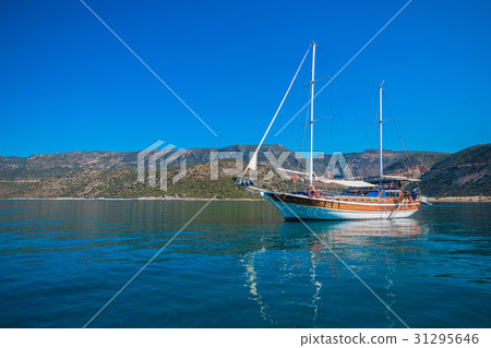 yacht on bay 31295646