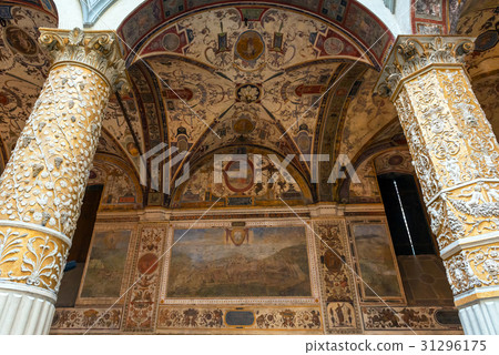 Ornate courtyard in the Palazzo Vecchio, Florence 31296175