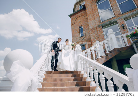 bride and groom bride and groom 31297702