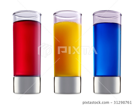 alcohol cocktail isolated on white background 31298761