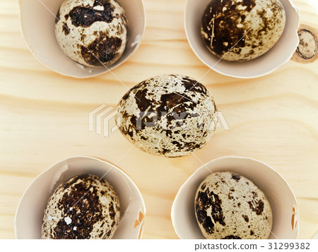 Quail Eggs 31299382