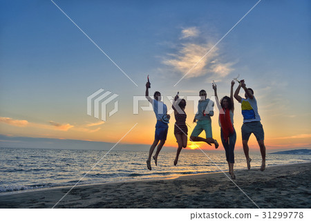 Group of happy young people is running on Group of happy young people is running on 31299778