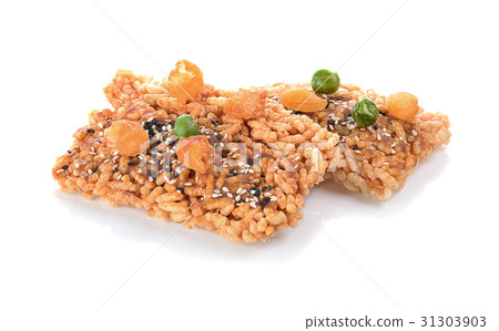 Crispy Rice Cracker with Dried longan and peas 31303903