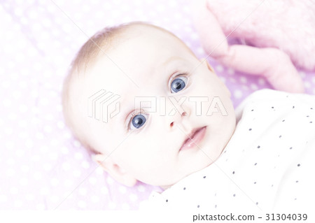 Baby girl portrait Baby girl portrait 31304039