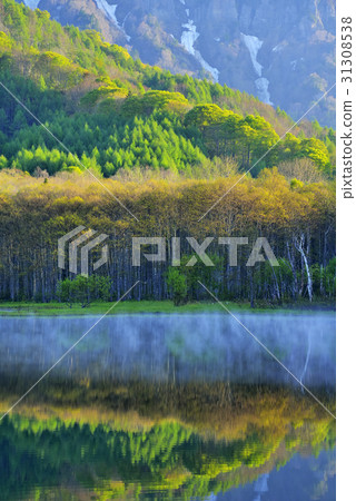 Togakushi and the mirror pond 31308538