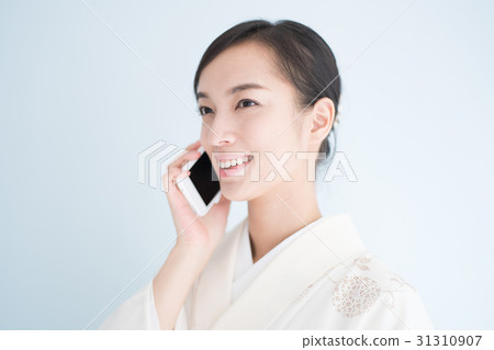A woman in kimono shape A woman in kimono shape 31310907
