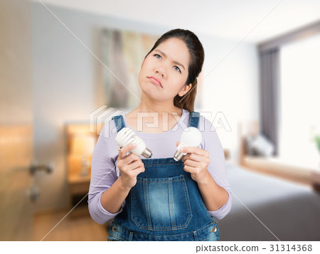 confused housewife confused housewife 31314368