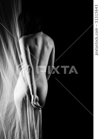 Nude woman low key 31315643