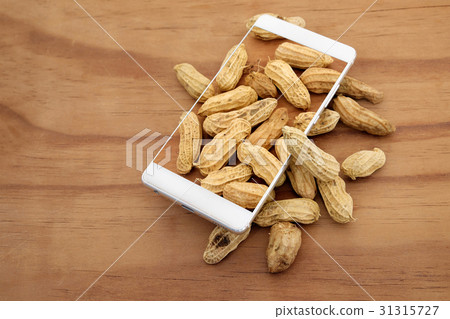 Peanuts with mobile technology Peanuts with mobile technology 31315727