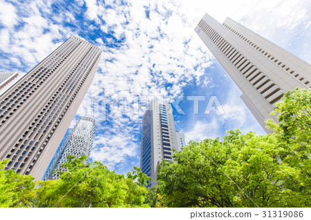 辦公區和綠色的高層建築 31319086