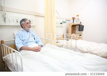 A man in hospital A man in hospital 31319089