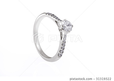 Silve Engagementr Ring with Swarovski Crystals Silve Engagementr Ring with Swarovski Crystals 31319322