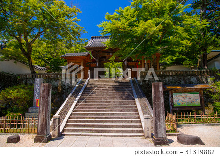 Shuzenji (Shuzenji) mountain gate in Izu-shi, Shizuoka prefecture Shuzenji (Shuzenji) mountain gate in Izu-shi, Shizuoka prefecture 31319882