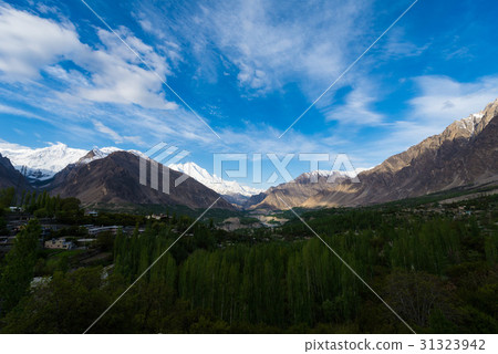 Hunza Kalimbaad Hunza Kalimbaad 31323942