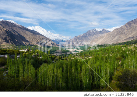 Hunza Kalimbaad Hunza Kalimbaad 31323946