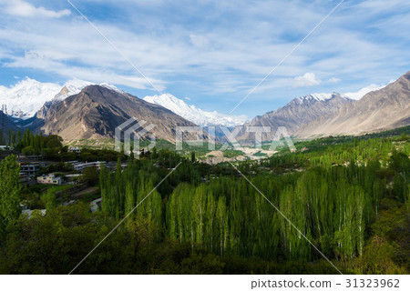 Hunza Kalimbaad Hunza Kalimbaad 31323962