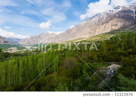 Hunza Kalimbaad Hunza Kalimbaad 31323970