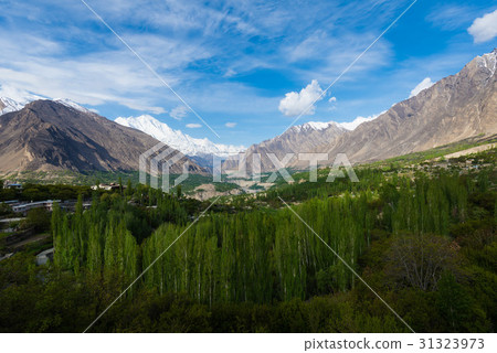 Hunza Kalimbaad Hunza Kalimbaad 31323973
