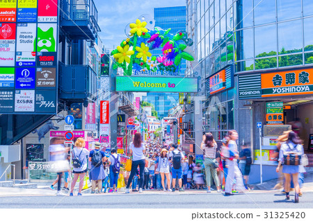 東京原宿站竹下口站 竹下通入口 前的風景 照片素材 圖片 圖庫