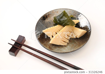 Wakame bamboo boiled bamboo shoot and boiled wakame White background 31326246