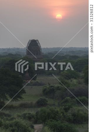 Sunrise in Bagan, Mandalay, Myanmar 31326812