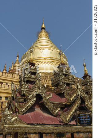 Shwezigon Pagoda, Bagan, Myanmar 31326825