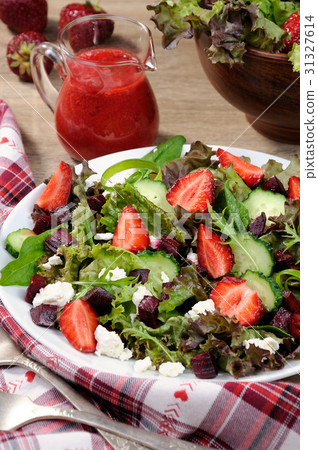 Strawberry Vinaigrette Salad Strawberry Vinaigrette Salad 31327614