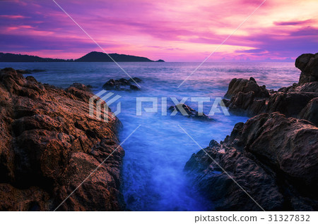 Sea sunset or sunrise in twilight with sky Sea sunset or sunrise in twilight with sky 31327832