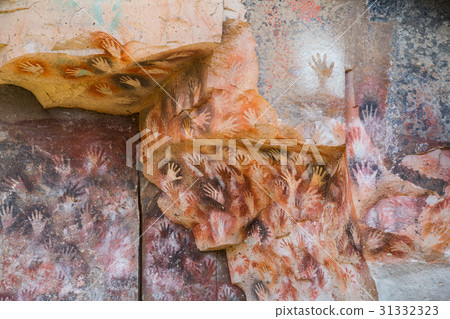 Cave paintings in Cueva de las Manos Cave paintings in Cueva de las Manos 31332323