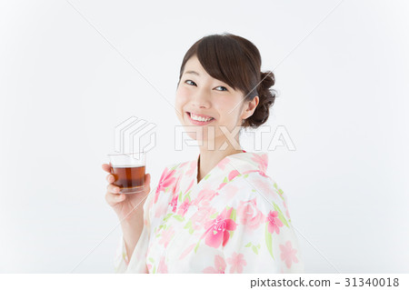 Yukata woman (barley tea) Yukata woman (barley tea) 31340018