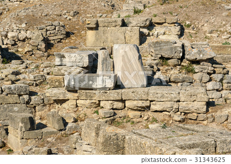 The South gate in ancient city Troy. Turkey The South gate in ancient city Troy. Turkey 31343625