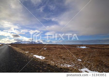 Snowy volcano landscape in Iceland Snowy volcano landscape in Iceland 31343951
