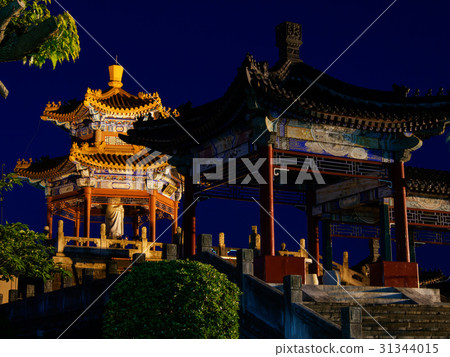 孔子公園在晚上 31344015