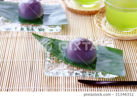 Summer Japanese sweets bamboo 31346352