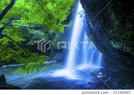 月亮的瀑布等待 月亮的瀑布等待 31348465