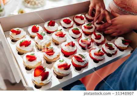 Candy bar. Wedding table with sweets, cupcakes 31348907