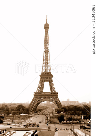 特羅卡德羅廣場的埃菲爾鐵塔[棕褐色] 31349065