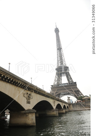 耶拿大橋塞納河和埃菲爾鐵塔 31349066