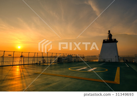 Voyage / Evening view Voyage / Evening view 31349693