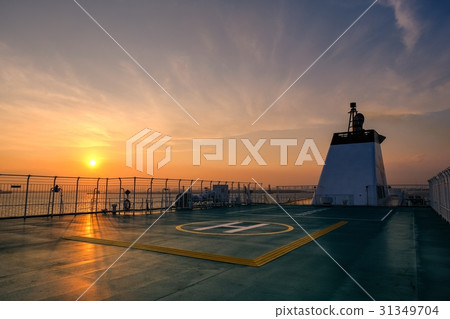 Voyage / Evening view Voyage / Evening view 31349704