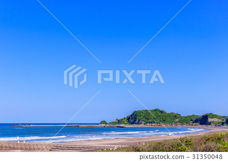 衝浪地點近千葉縣一宮町fisugasaki海岸廣場 照片素材 圖片 圖庫