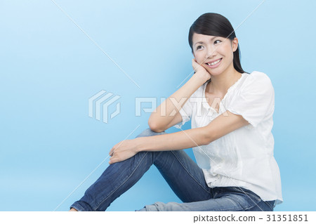 小姐偶然藍色背景 小姐偶然藍色背景 31351851