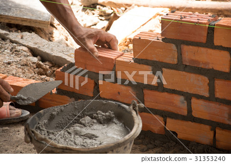 Workers are brick Building wall Workers are brick Building wall 31353240