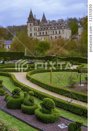 Bush sculpture in park - Durbuy Belgium Bush sculpture in park - Durbuy Belgium 31355850