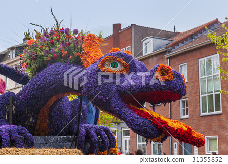 Statue made of tulips in Haarlem Netherlands 31355852