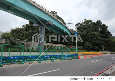 MRT elevated and under construction in Taiwan 31359932